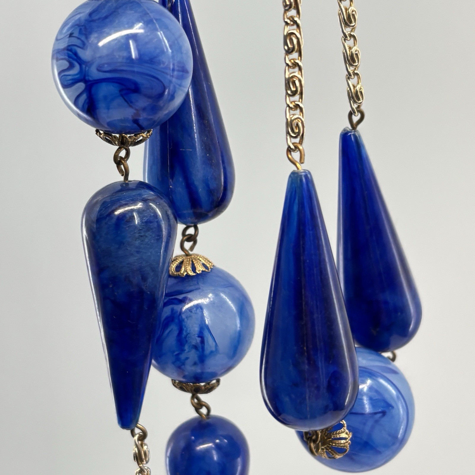 VTG Necklace Gold Tone Blue Marbled Beads 26″ Modern Art Nouveau Style