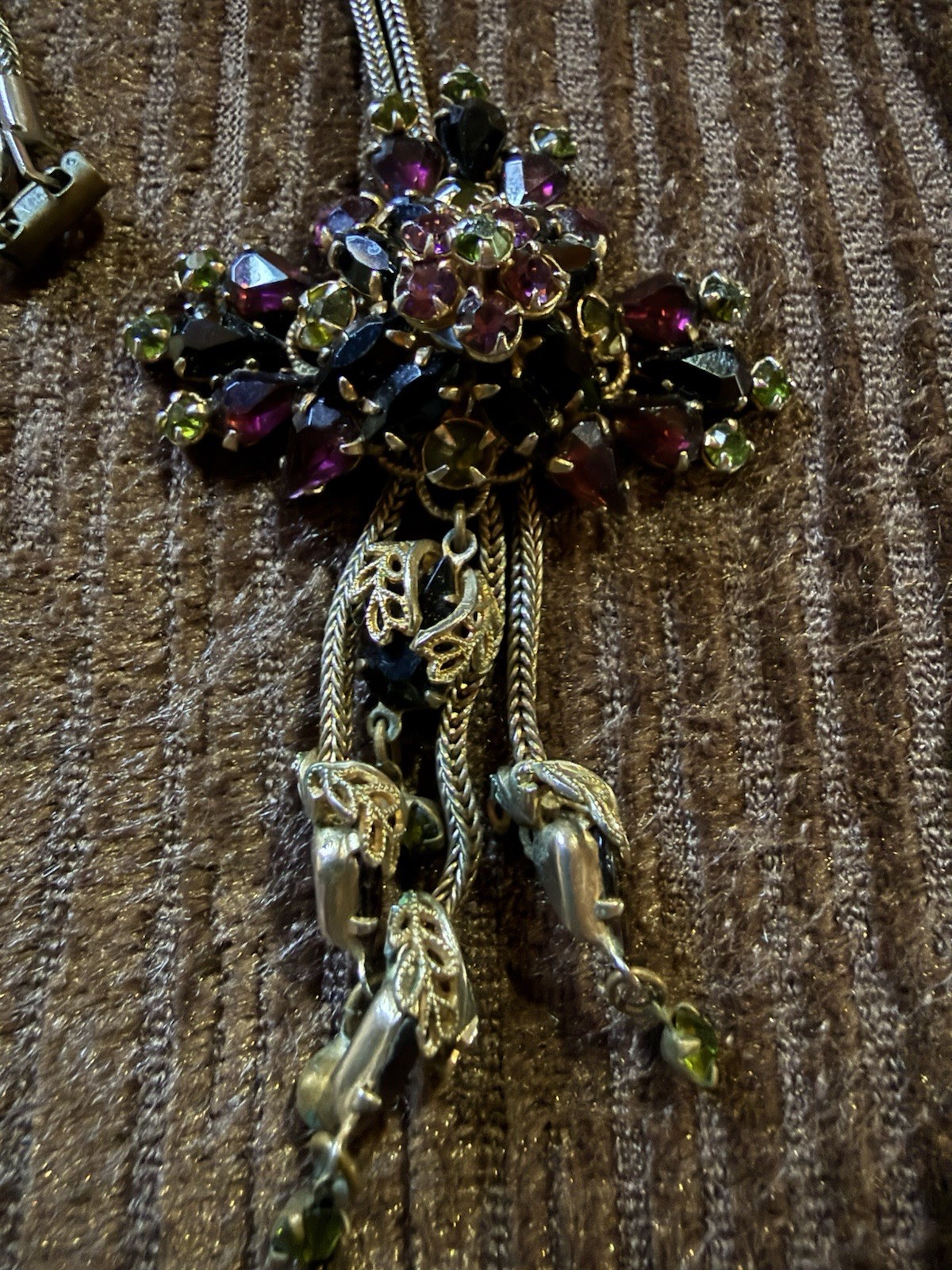 Vintage 1950-1970 Purple Rhinestone costume Jewelry Necklace 14”