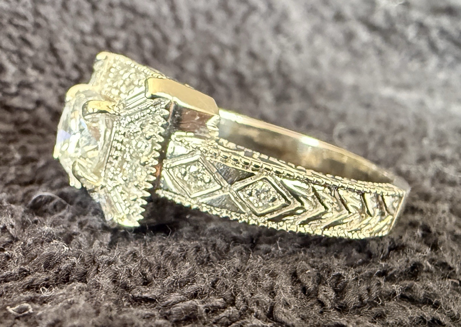 Vintage 1 Carat Diamond Filigree Ring in 14kt White Gold. Size 9