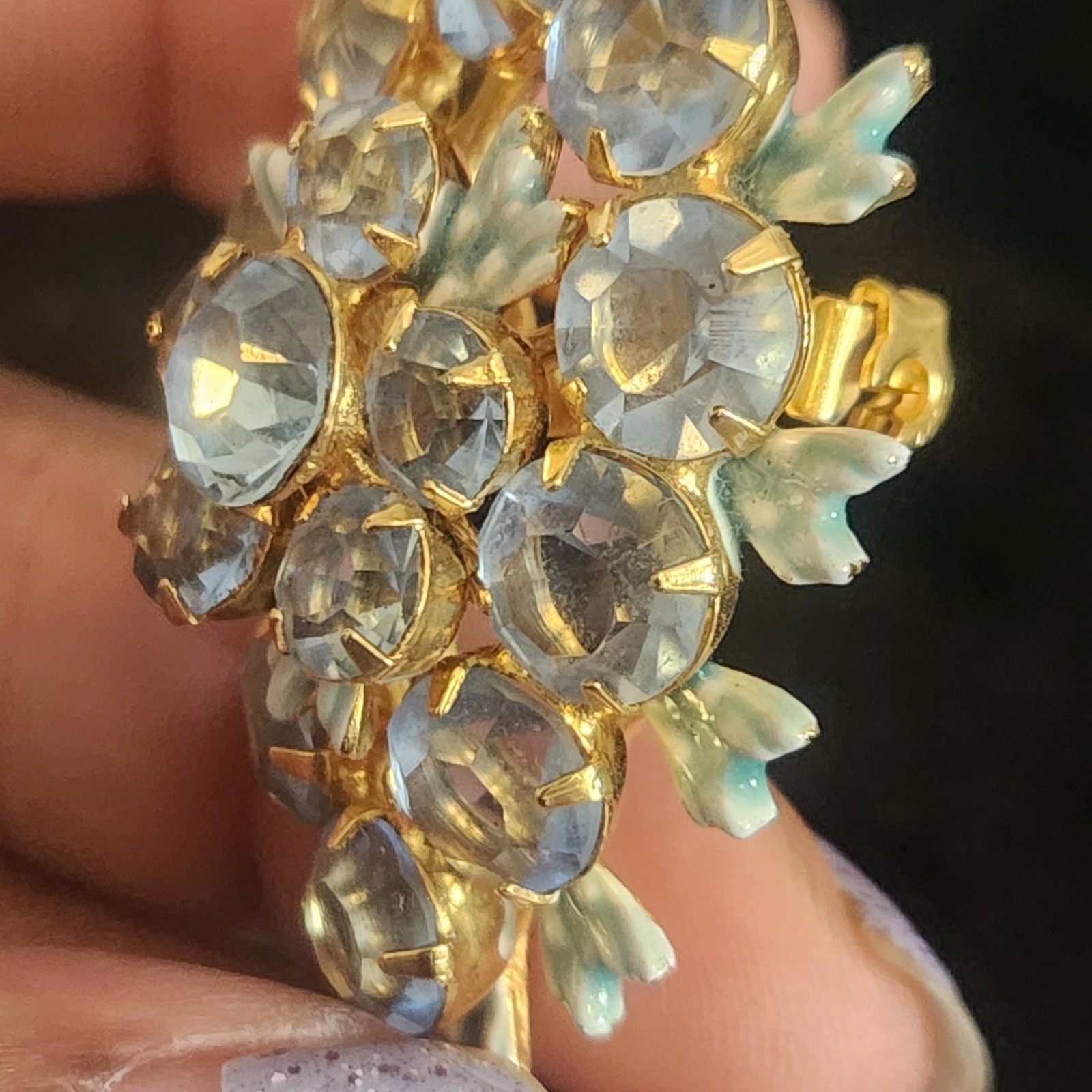 Vintage Light Blue Rhinestone Floral Cluster brooch Gold Tone Enamel Leaf Detail