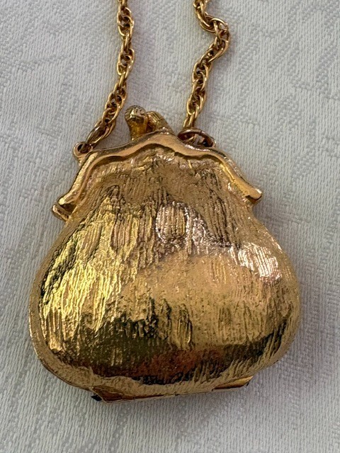 Vintage Gold Purse Pendant Necklace Opens No Plating Loss 29” Chain 50g