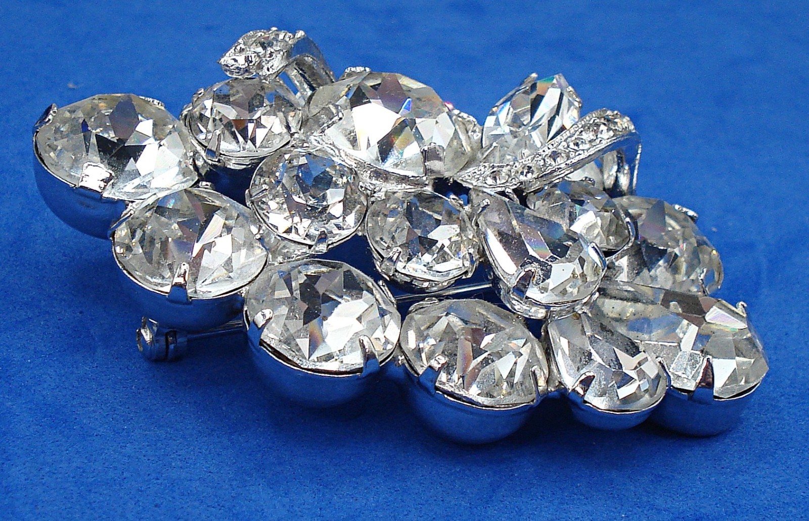 Vntg Eisenberg Brooch 2.5″ Layered Ribbons Lg Crystal Dentelles Assorted Shapes