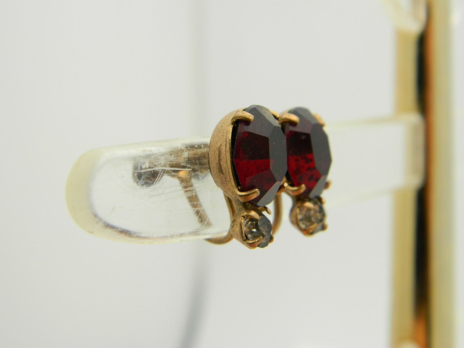 Red Clear Glass Rhinestone Gold Tone Screw-On Earrings Vintage