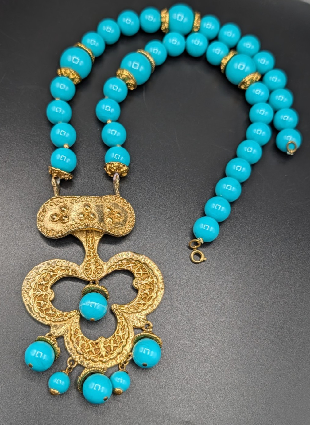Vintage Runway Style Beaded Statement Pendant Gold-Tone Necklace