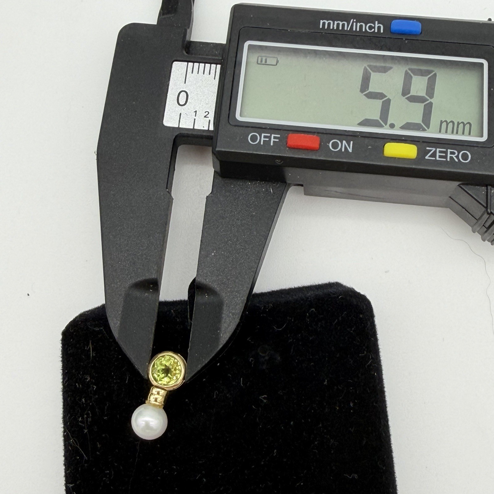 Vtg HSN 14k Yellow Gold Peridot Culture Pearl Drop Earrings Original Box