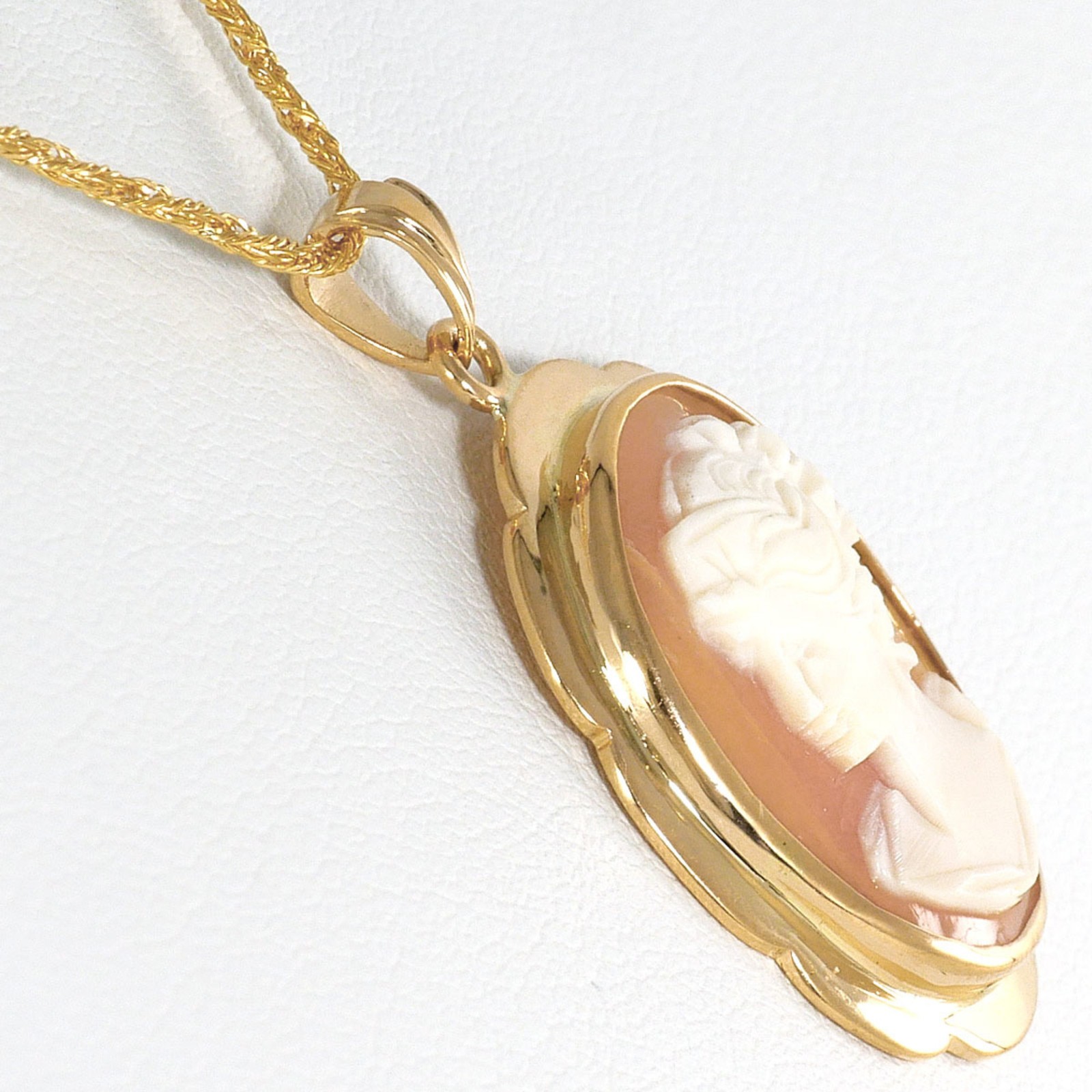 18K Yellow Gold Necklace Brooch with Shell Cameo, Approx. 45cm, To… GZl1hzqb