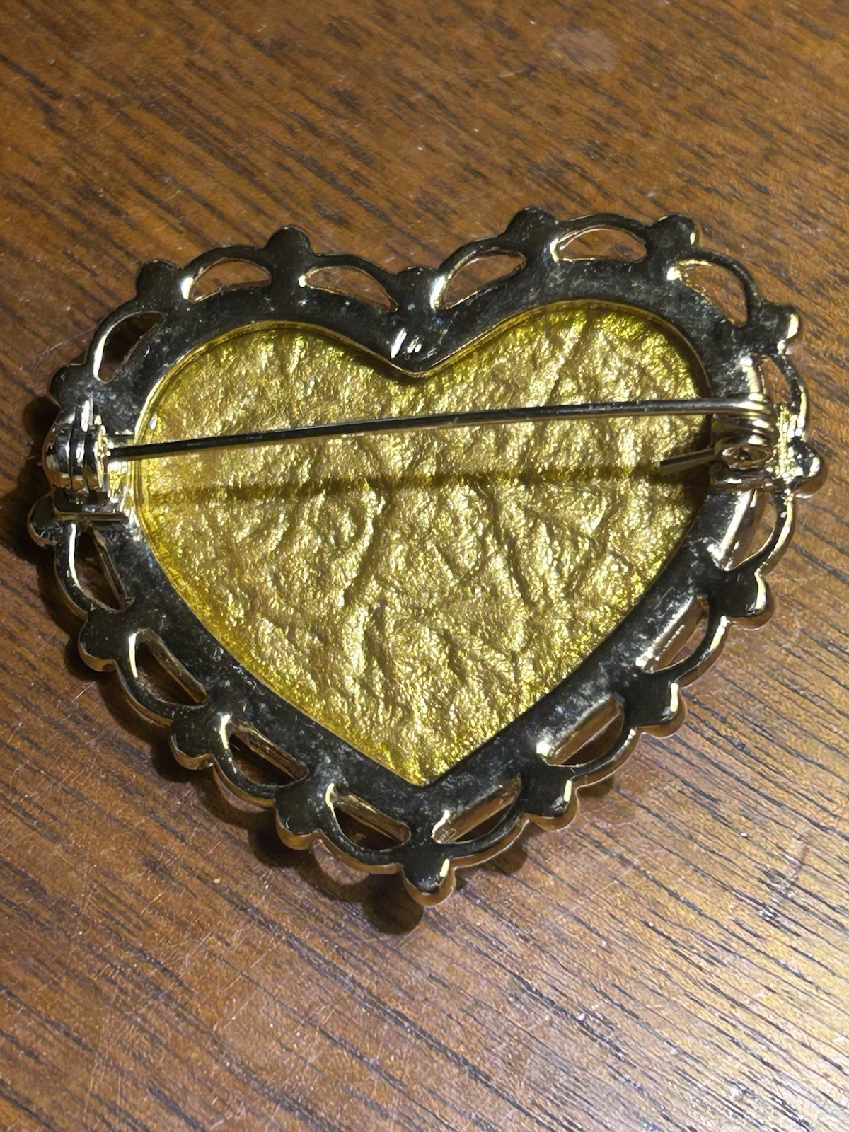 Vtg Valentine’s Day Goldtone Heart Brooch Signed Liz Claiborne Red With Flowers