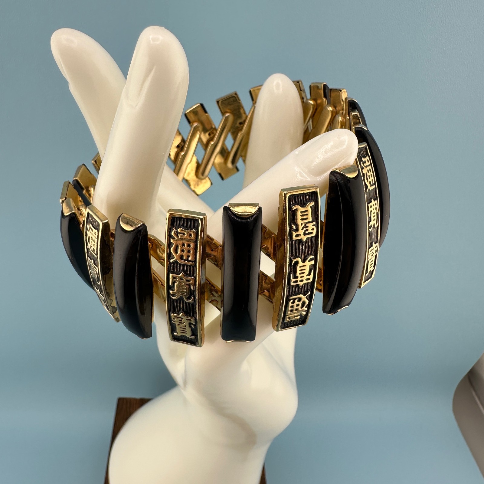 Vintage Bracelet Asian Panel Bar Expandable Stretch Link Gold Tone Black Enamel
