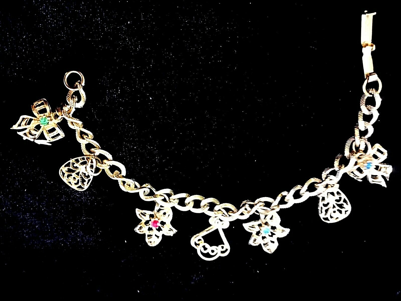 Vintage SILVER TONE SIZE 7″ Hearts and Flowers CHARM BRACELET