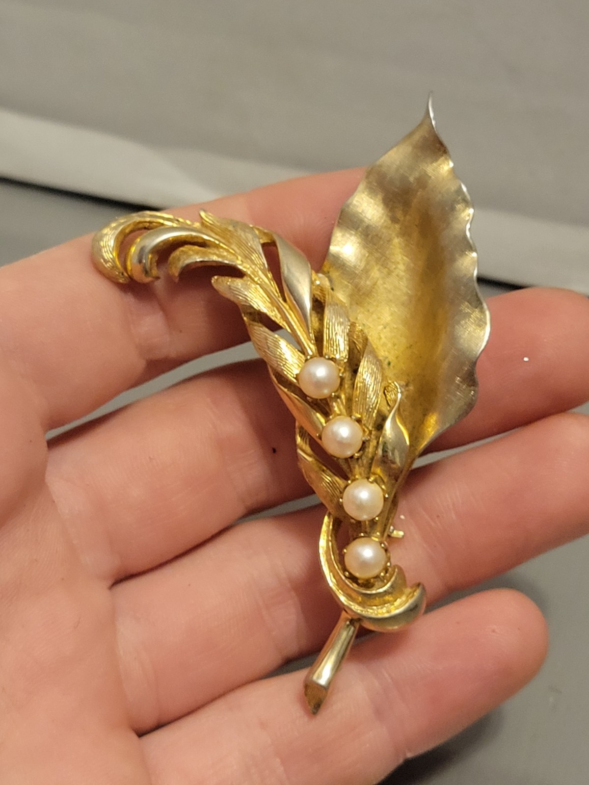 Vintage SIGNED BROOKS May Flower with Gold-Toned, Faux Pearl Brooch Pin