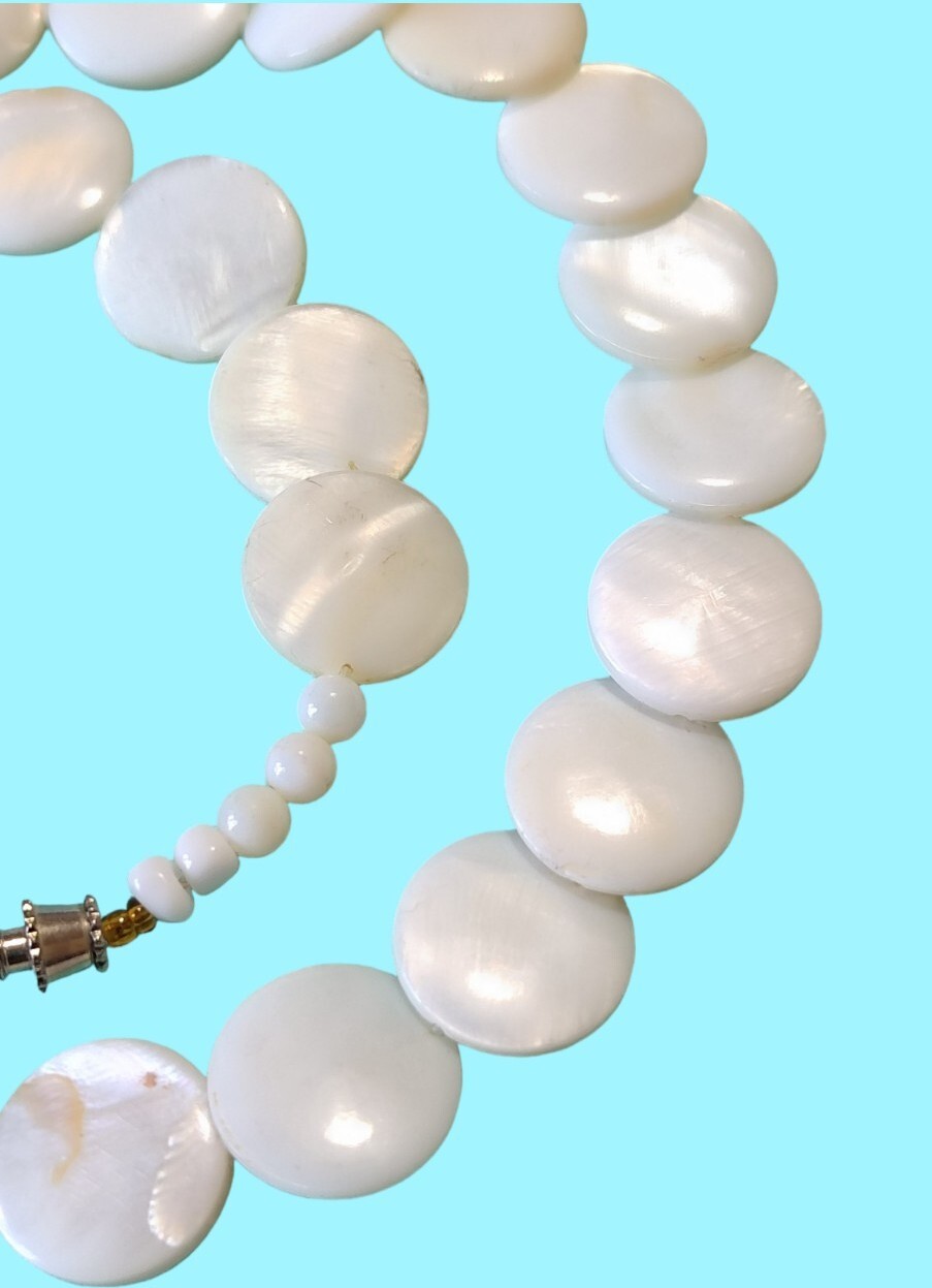 Vintage Mother Of Pearl MOP Round Disc Necklace Collar 17.5in