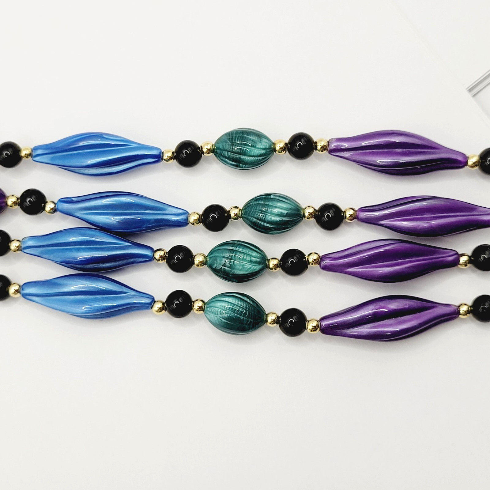Peacock Colors Purple & Blues Gold Tone Acrylic Lucite Beaded Vintage Necklace