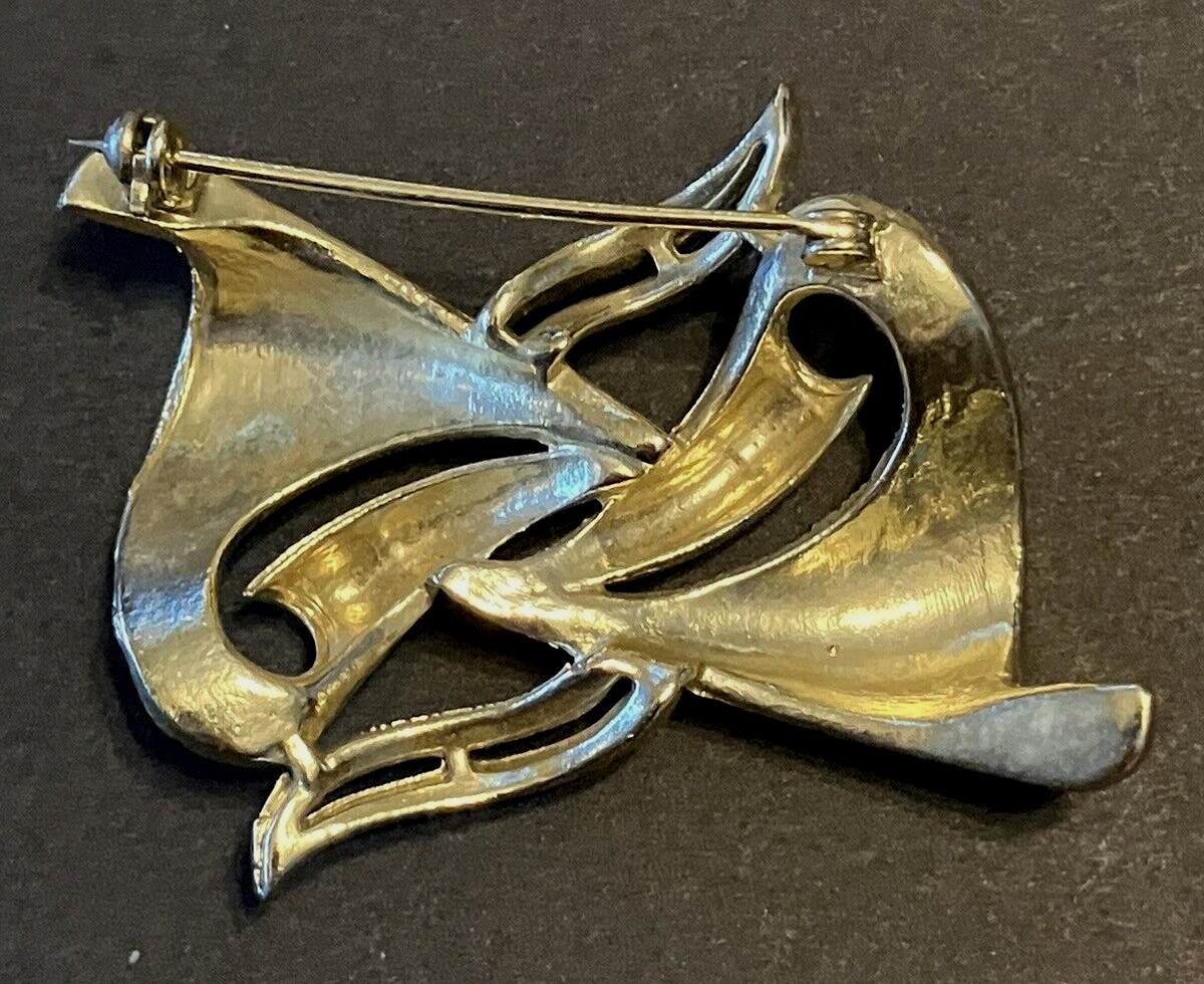 Vintage Gold Tone Brooch Textured Flowy Ribbons