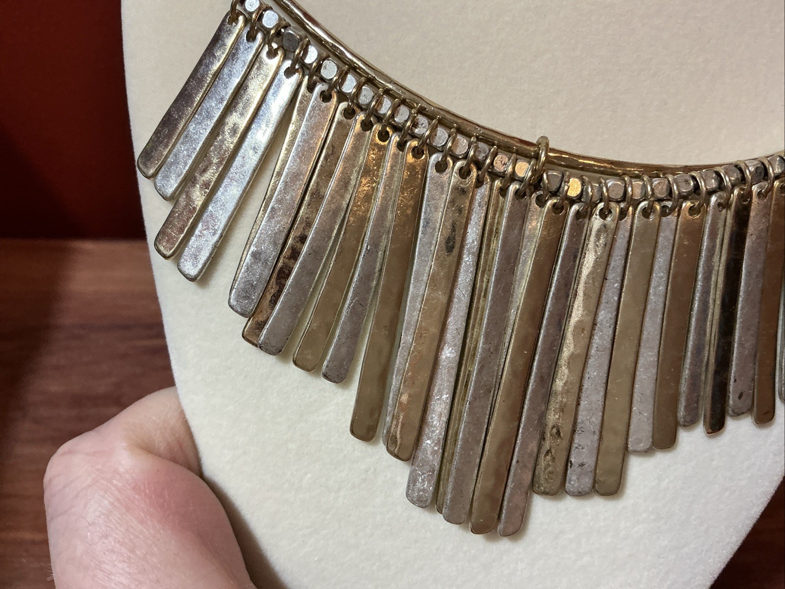 RLM Robert Lee Morris Signed Vintage Silvertone Fringe Bib Style Necklace KB102