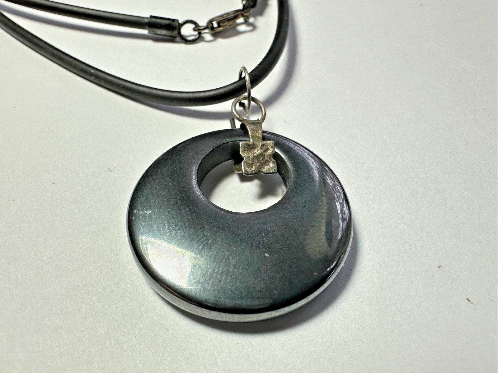 VINTAGE STERLING SILVER BLACK LEATHER 18IN LONG NECKLACE 925 & PENDANT