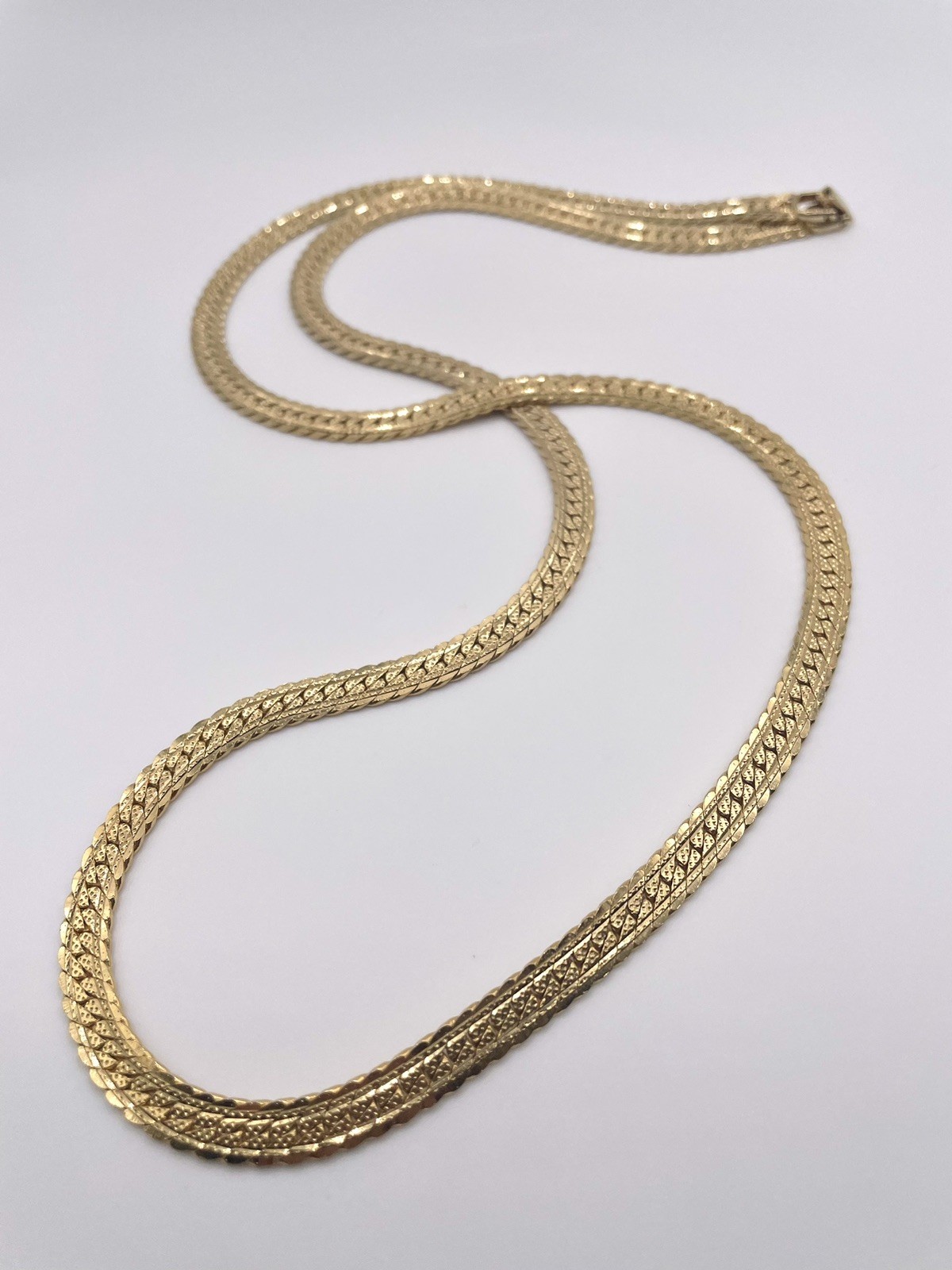 Vintage Gold Tone Herringbone Chain Necklace Flat Reversible Chunky