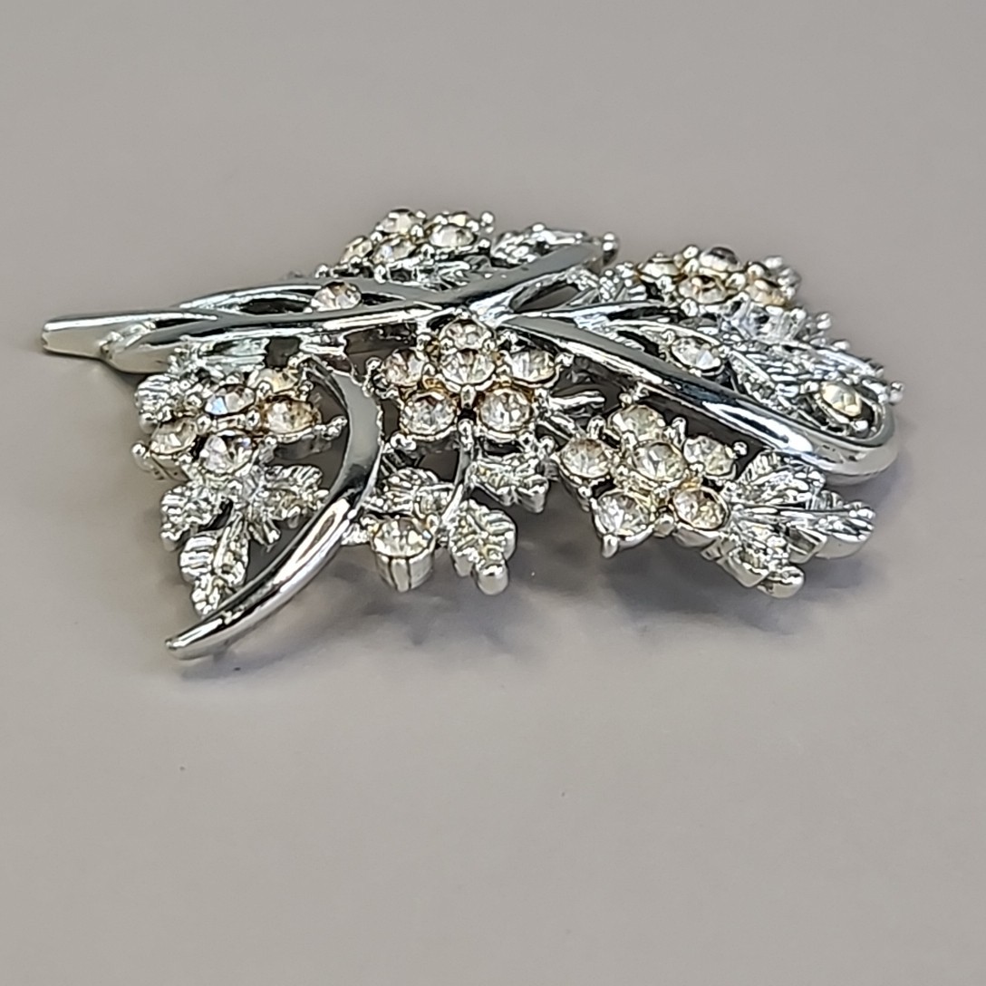 Rhinestone Flower Stem Brooch Clear Glass Silver Tone 2.25″