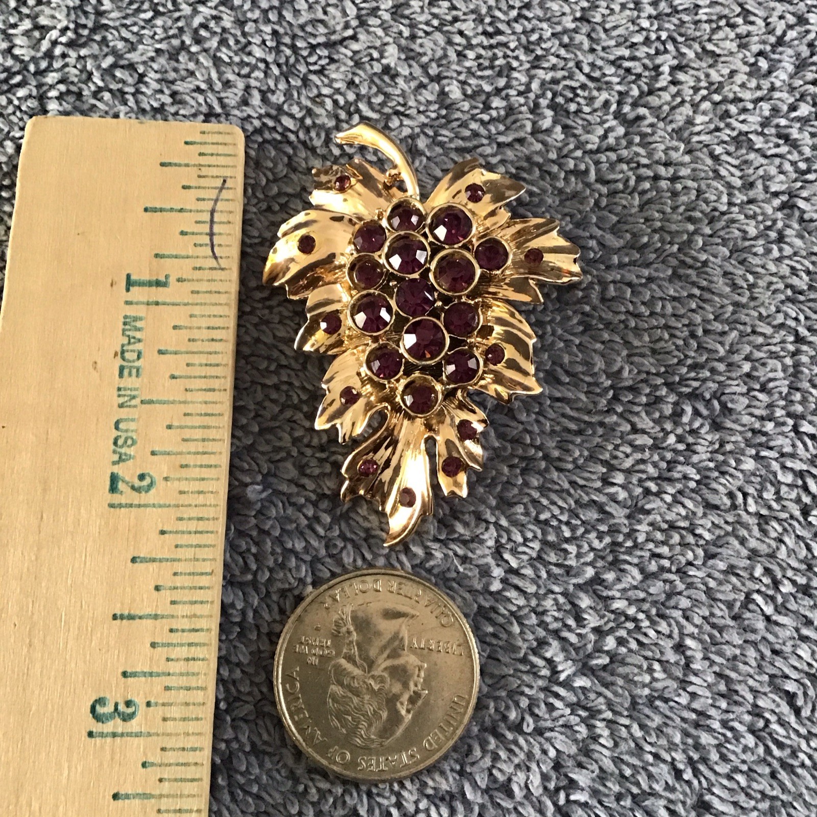 Vtg Grape Bunch Brooch Purple Rhinestone Grapes Fruit Pin Gold Tone Retro