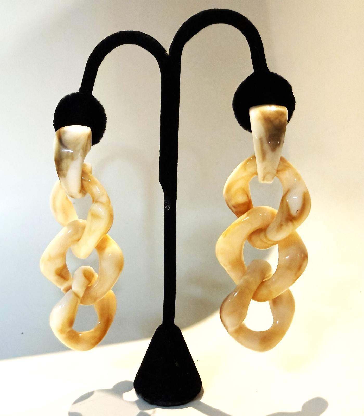 Gorgeous Cream Color Resin Chain Dangle Pierced Earrings