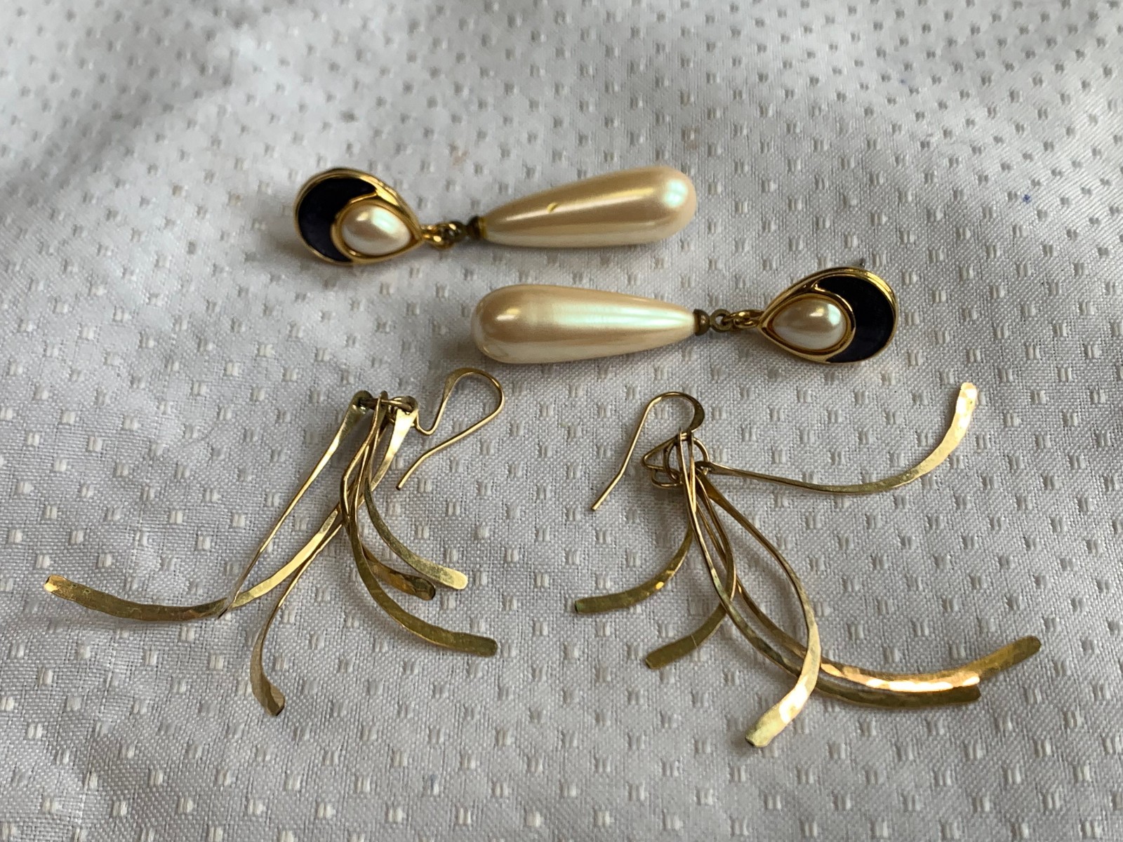 Vtg Earring Lot Costume Jewelry Enamel Faux Pearl Tigers Eye Hematite Malachite
