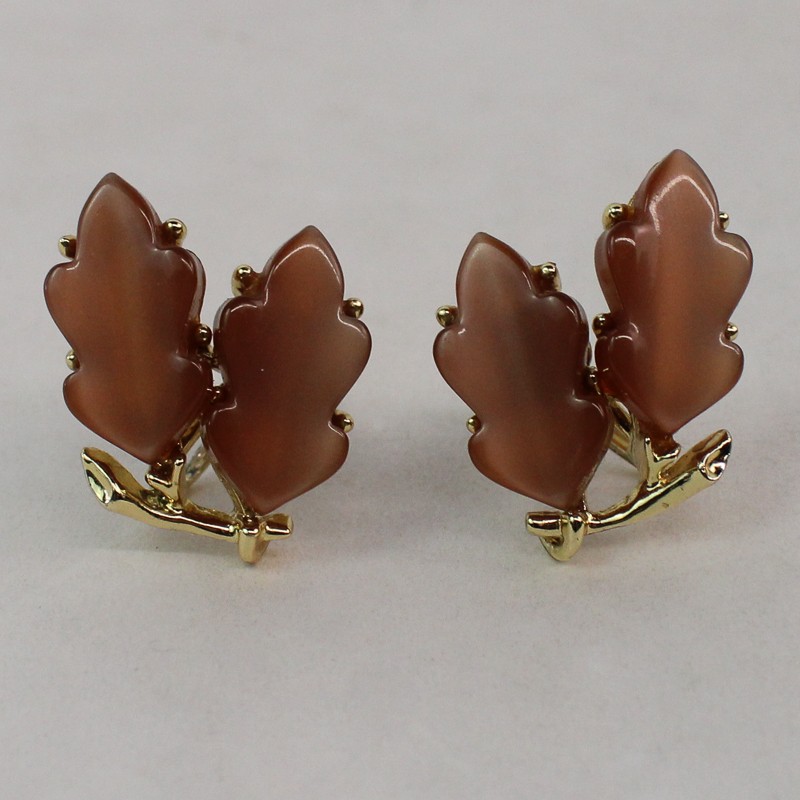 Vintage Lisner Gold Tone Clip On Earrings With Brown Lucite Leaves