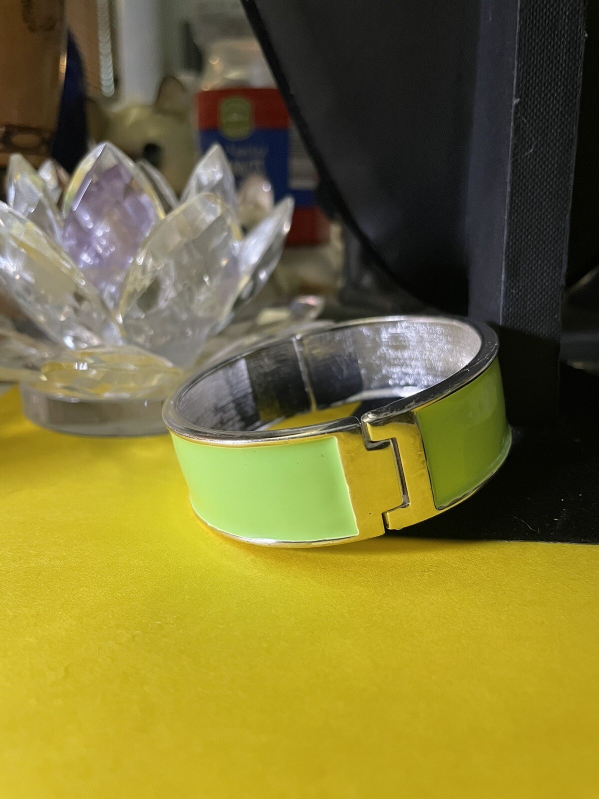 Vtg Enamel Lime Green & Silver Tone Trim Magnetic Hinged Bracelet