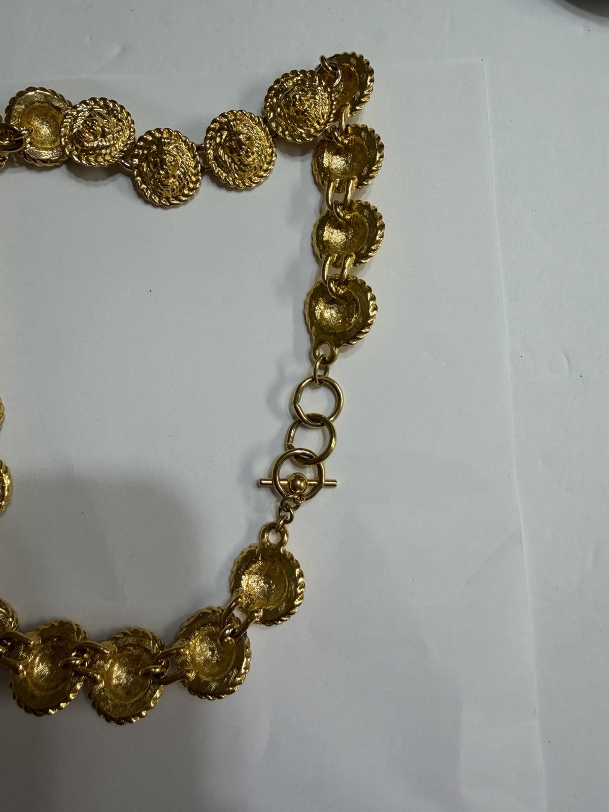VTG AUTH ANNE KLEIN GOLD LION HEADS HEAVY CHAIN TOGGLE CLOSURE NECKLACE