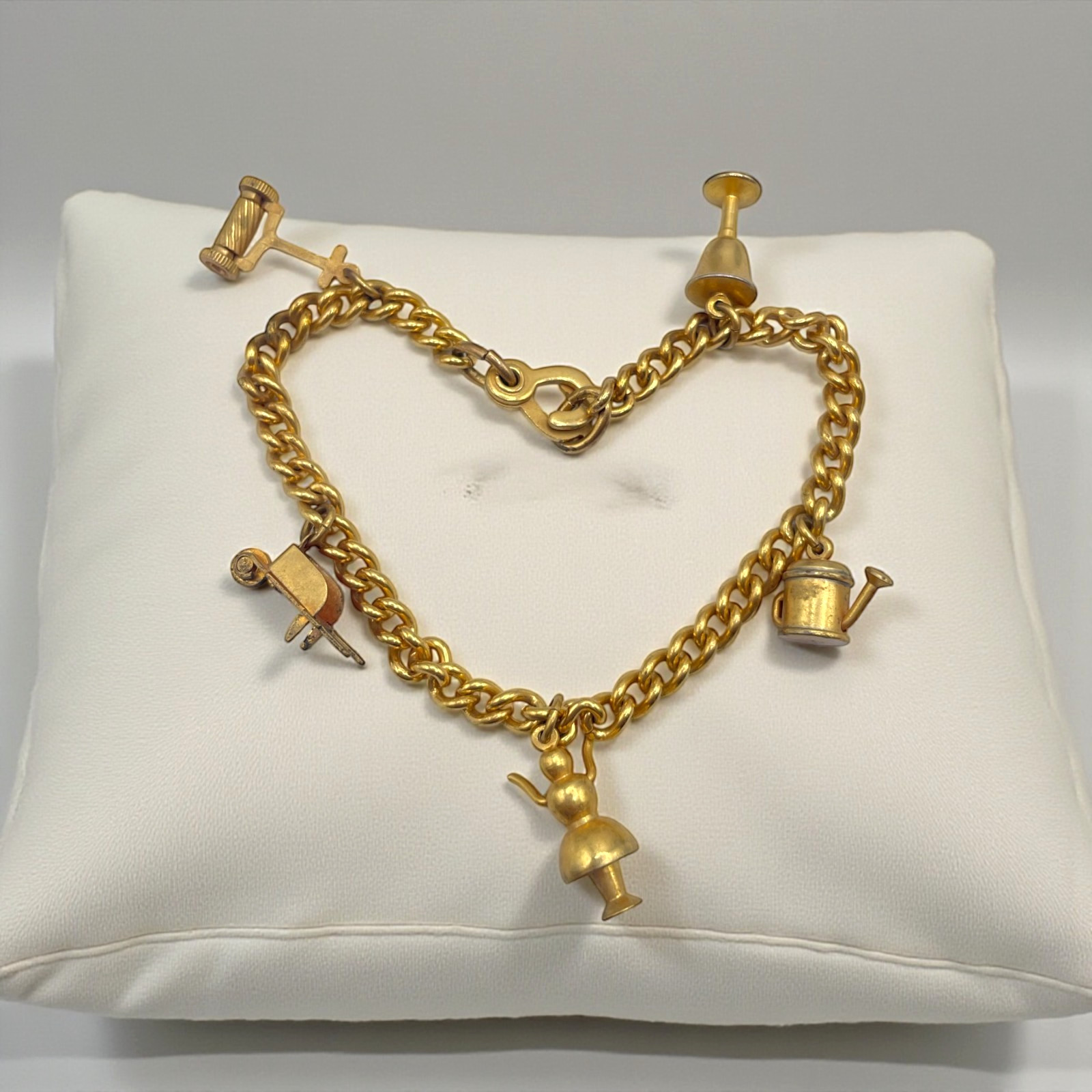 VTG Gold-tone Mom Gardening charm bracelet water can lawnmower Wheelbarrow 7.5″