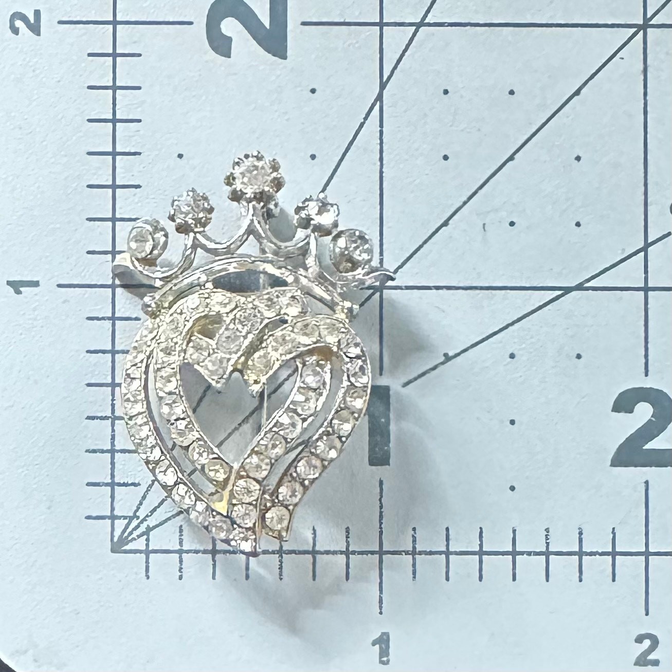Retro Victorian Revival 1940s silver tone rhinestones double heart crown brooch