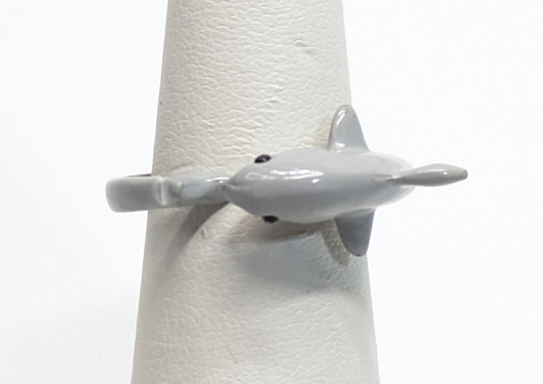 UCS LLC Cute Gray Curved Shark Sz 7 Adjustable Ring Sealife Animals