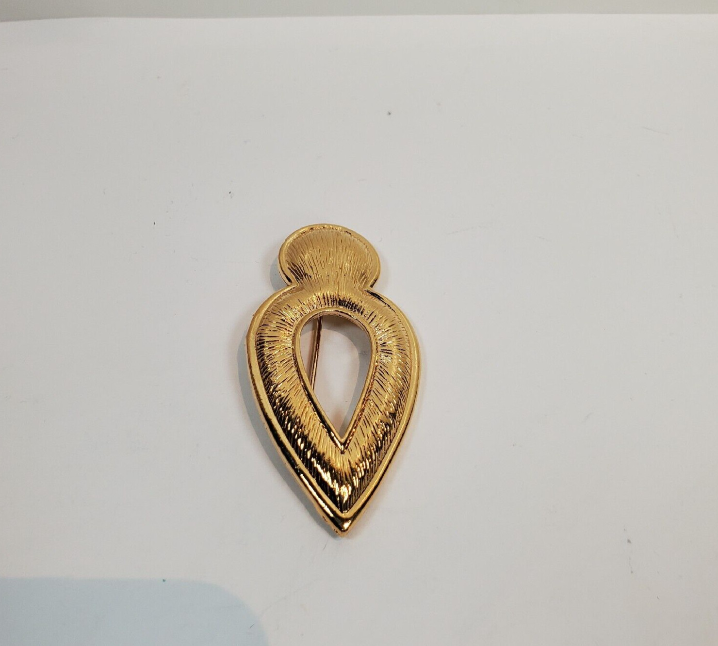 Vintage Spade Brooch Pin Goldtone Gerry’s Arrowhead approximately 2 1/2in