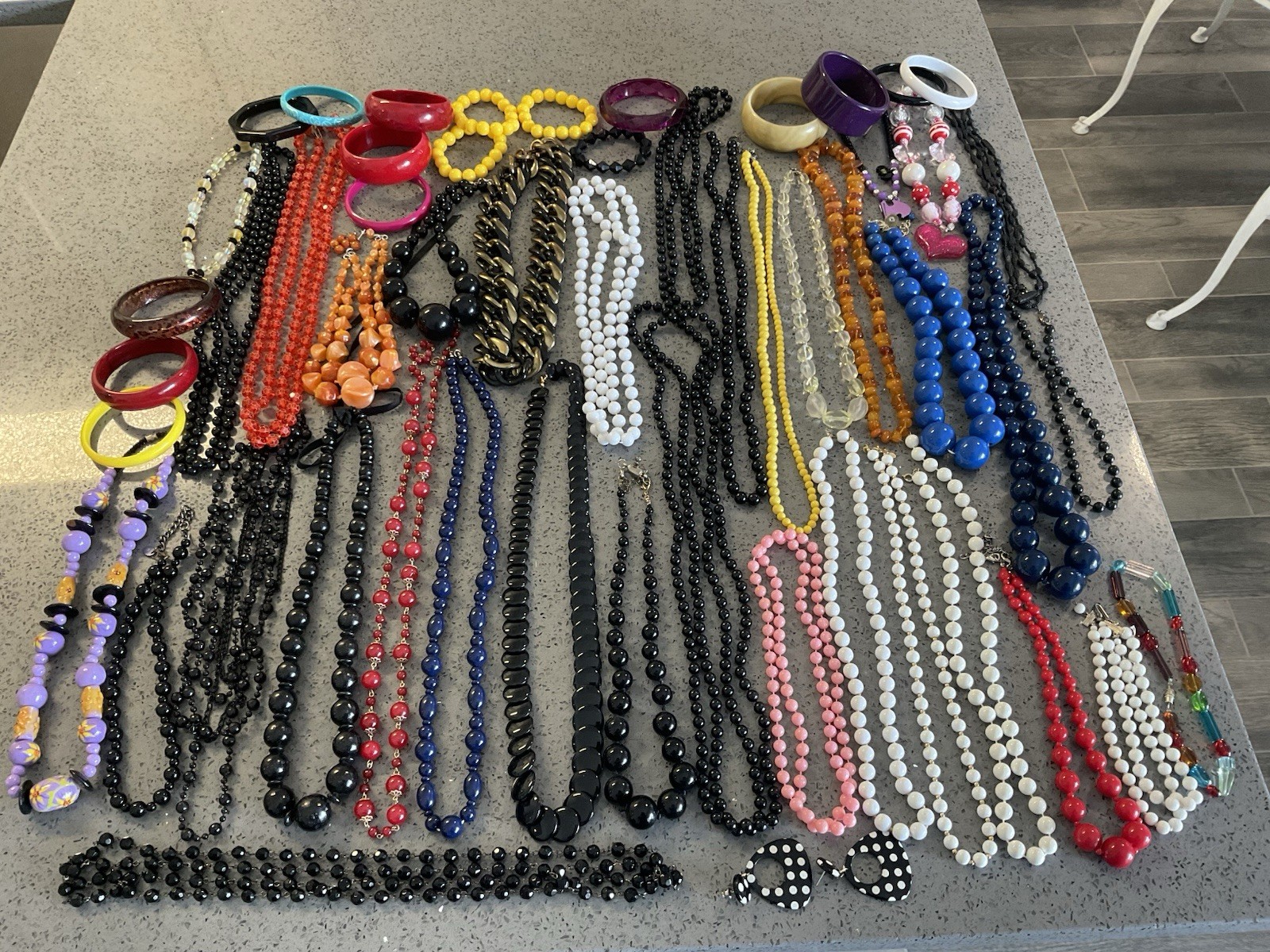 Vintage Modern-Plastic Jewelry lot 50 Mixed Estate Wear resale Crafting