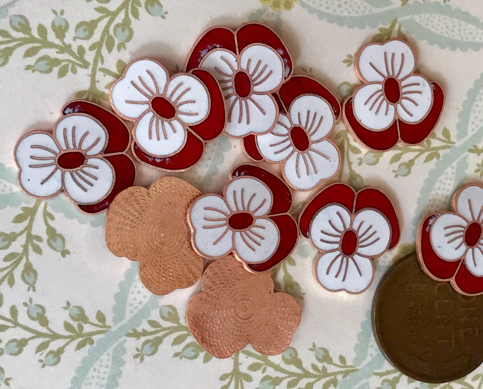 Enameled Pansy Findings,Vintage Pansies,Enamel Cabochons,19x6mm cabochons #G65C