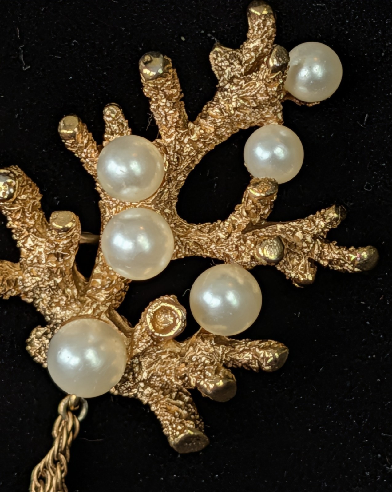 RARE Crown Trifari Chatelaine Double Brooch Pin Fish & Gold Tone Coral Pearls
