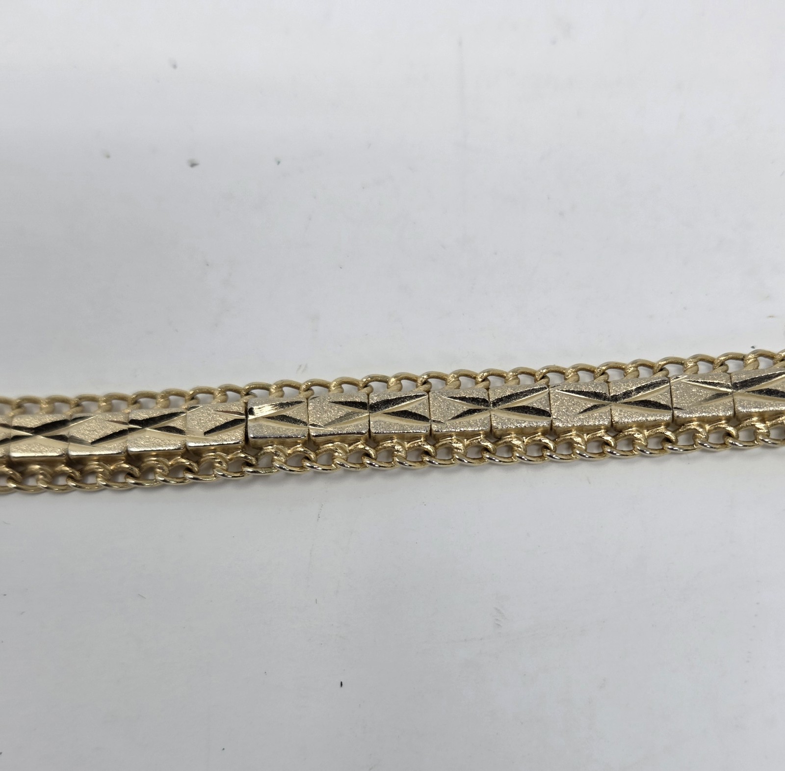 Vintage Gold Tone Diamond Cut Link Bracelet Box Clasp Safety Chain Mid Century