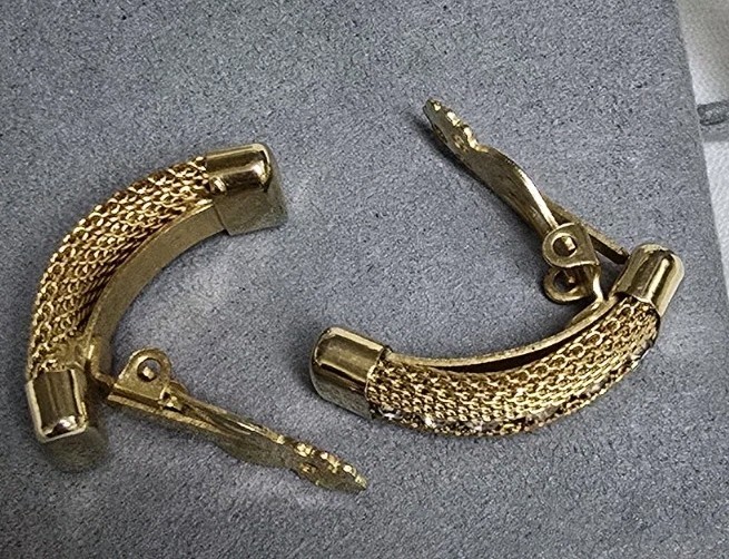 Mesh Goldtone Choker And Clip On Earrings Vintage 7 1/2 Inches Adjustable