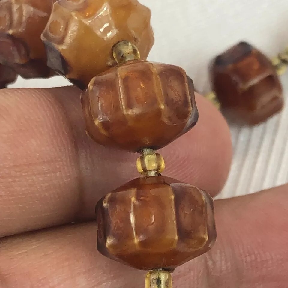 VINTAGE BOX TAB INSERT CLASP HONG KONG Bead Brown Acrylic Faux Wood Necklace 24″