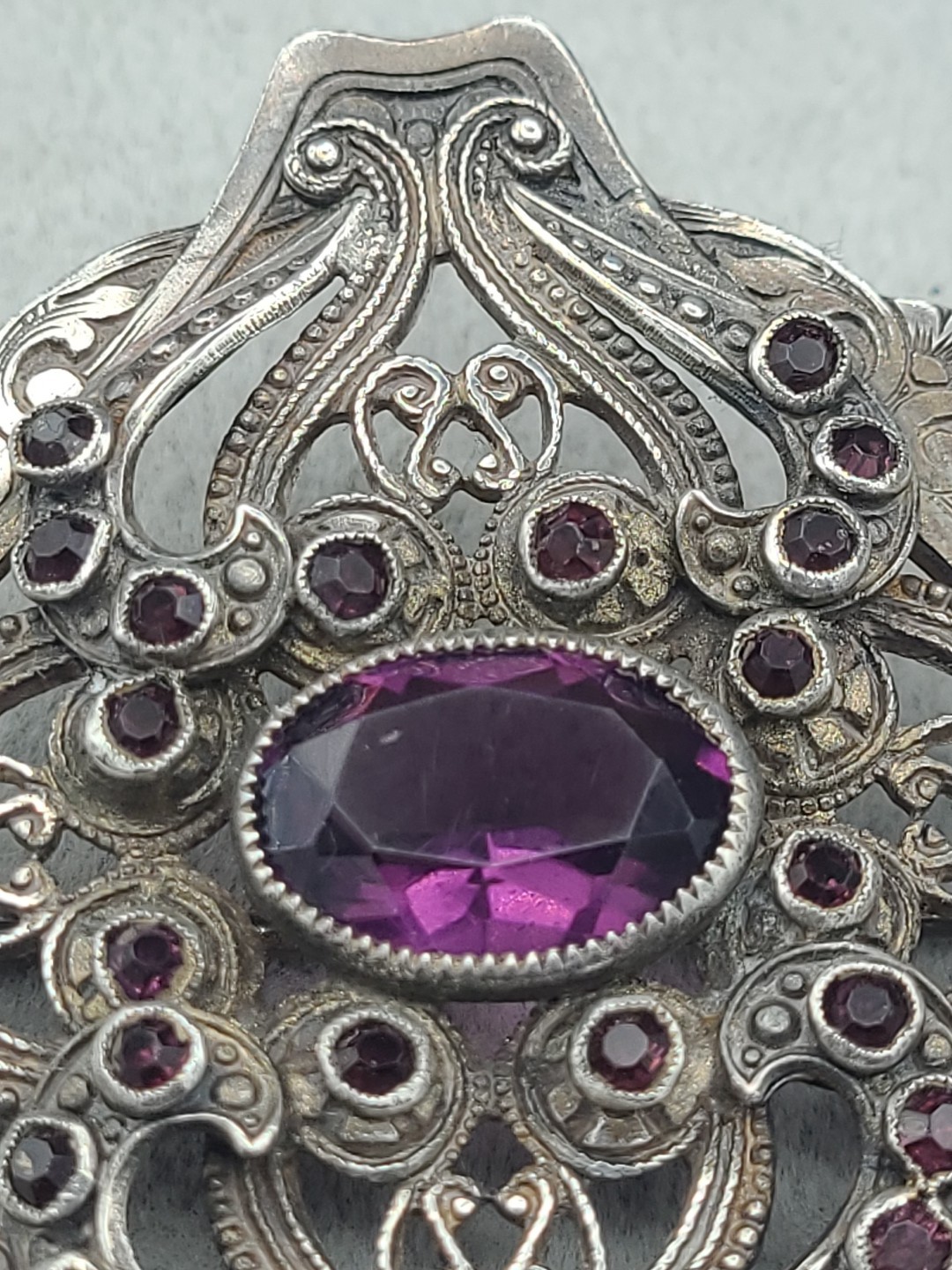 Vintage C-Clasp Art Deco Style Brooch Unknown Metal & Glass Stones Stamped 6839