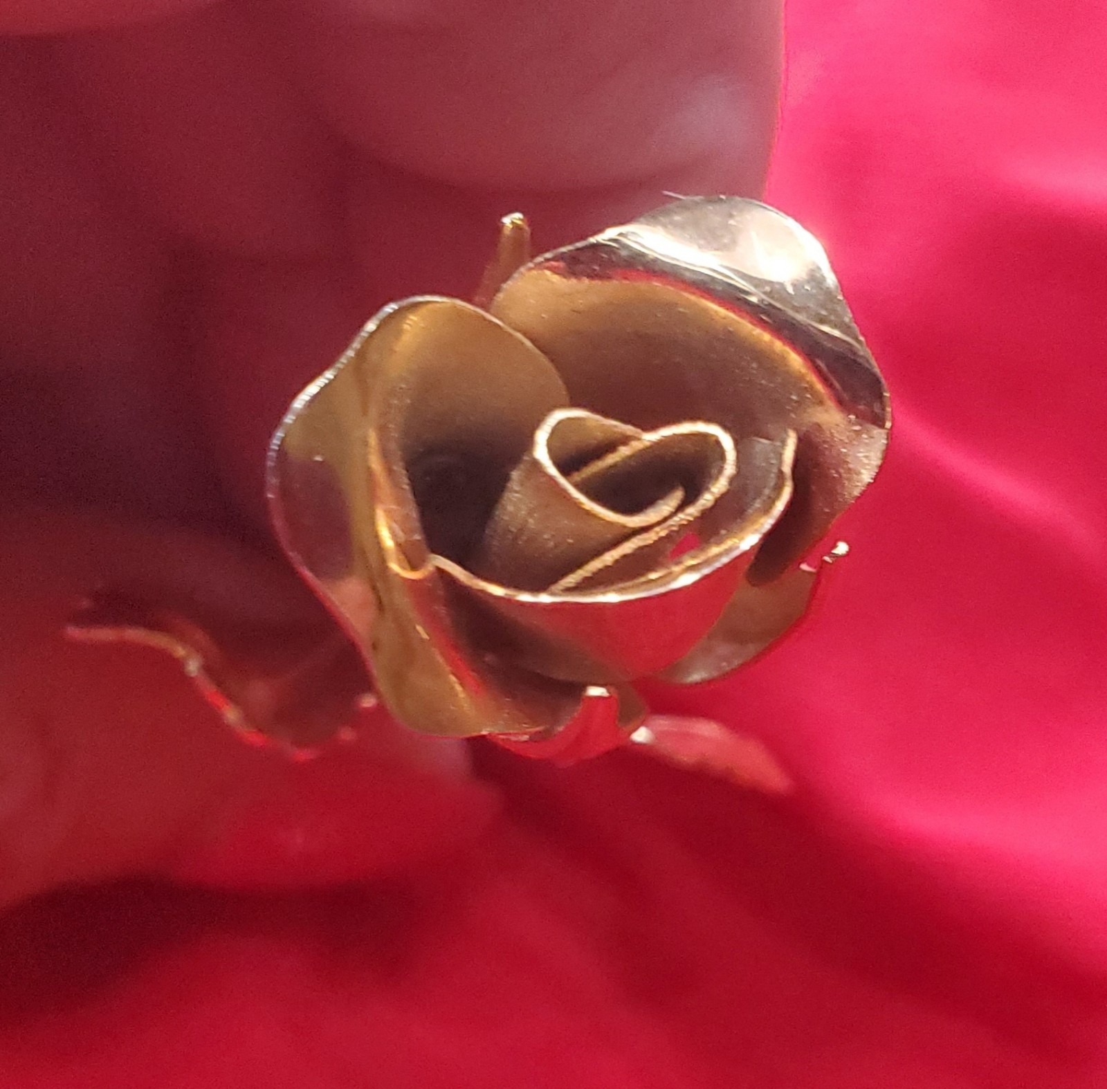 Vintage Giovanni Rose Brooch Gold Tone Symbol of Love Pin 1960s Floral Signed