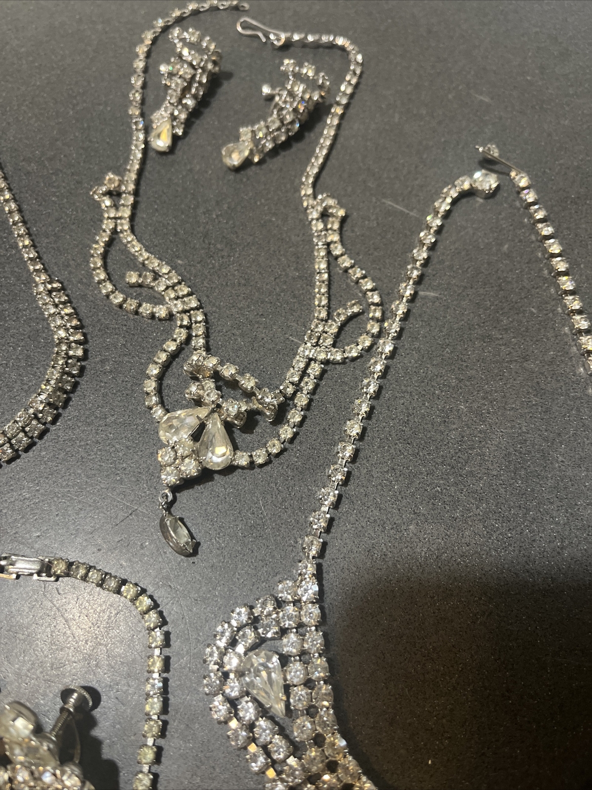 VINTAGE ESTATE LOT 4 CLEAR RHINESTONE NECKLACES 3 PAIR SCREWBACK DANGLE EARRINGS