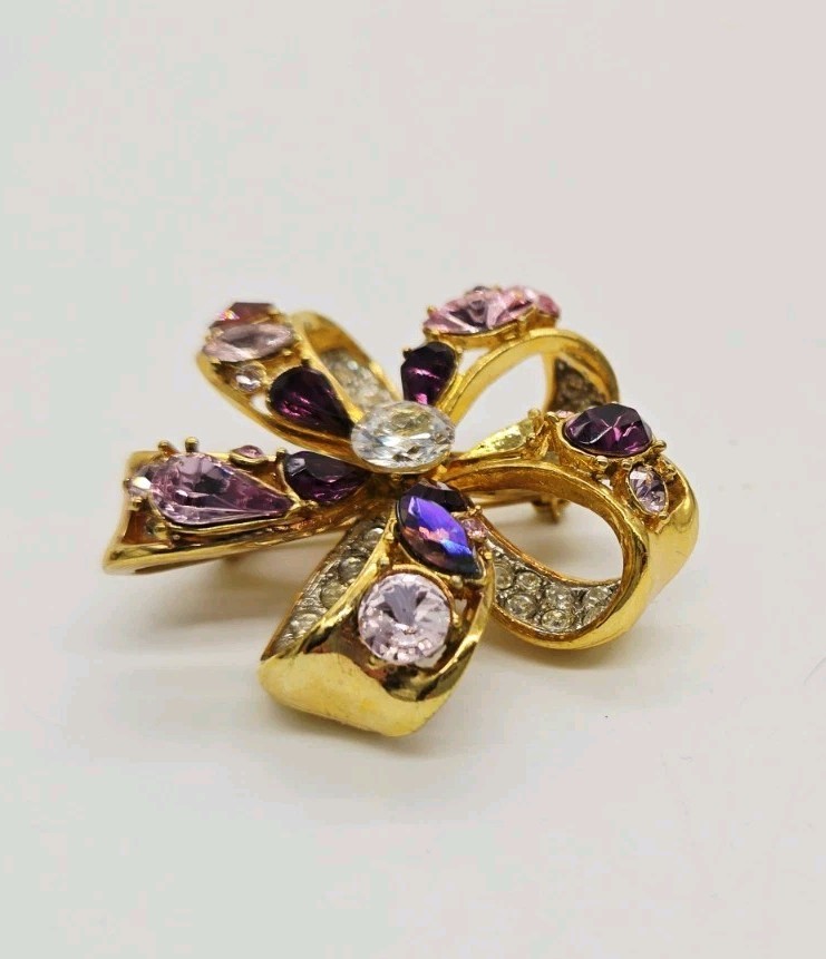 NOLAN MILLER Flower Brooch Gold Tone Purple Pink White Crystal 2 in