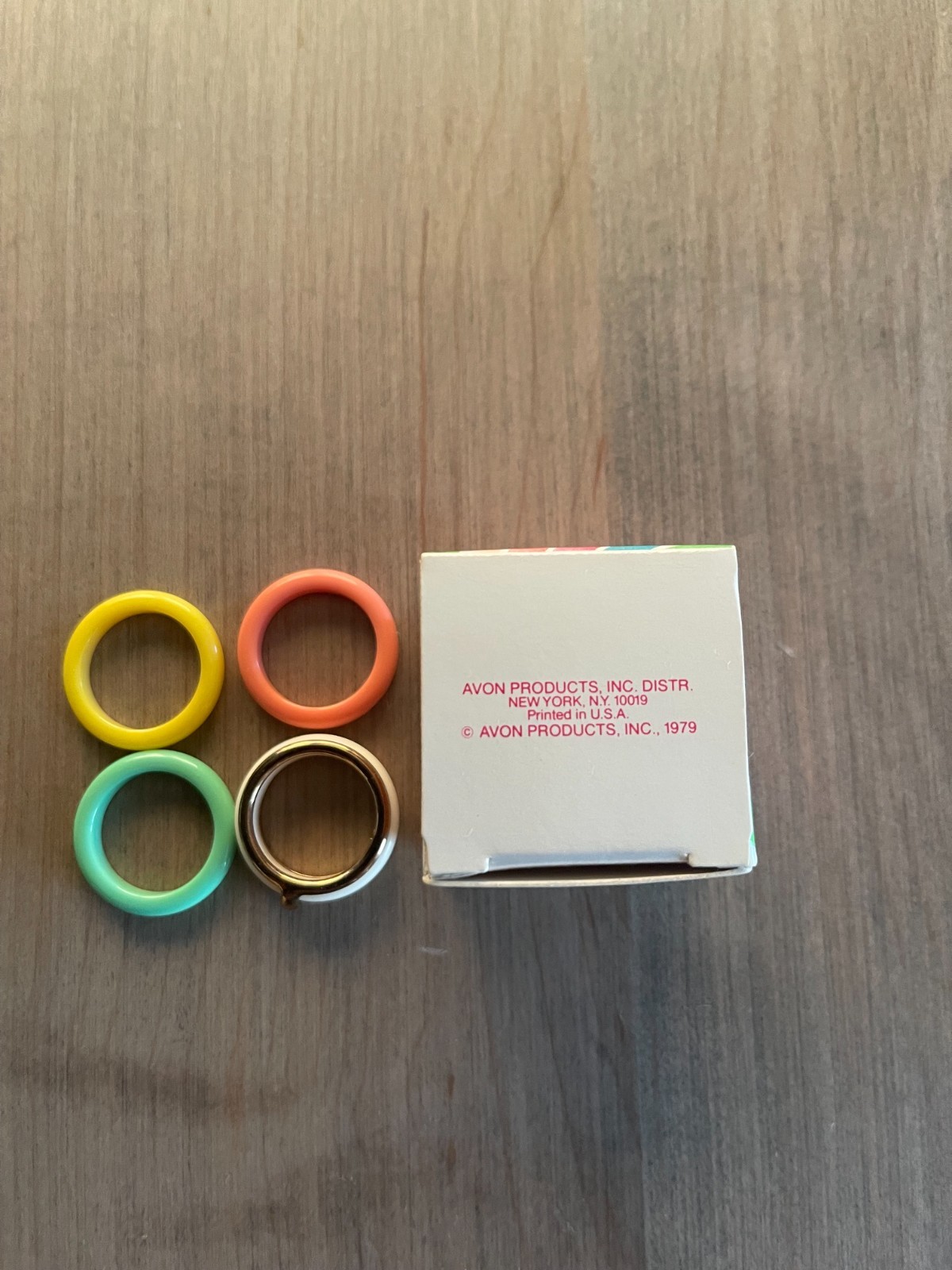 Vintage 1979 AVON Color- Go-Round Convertible Ring Set – Size 8