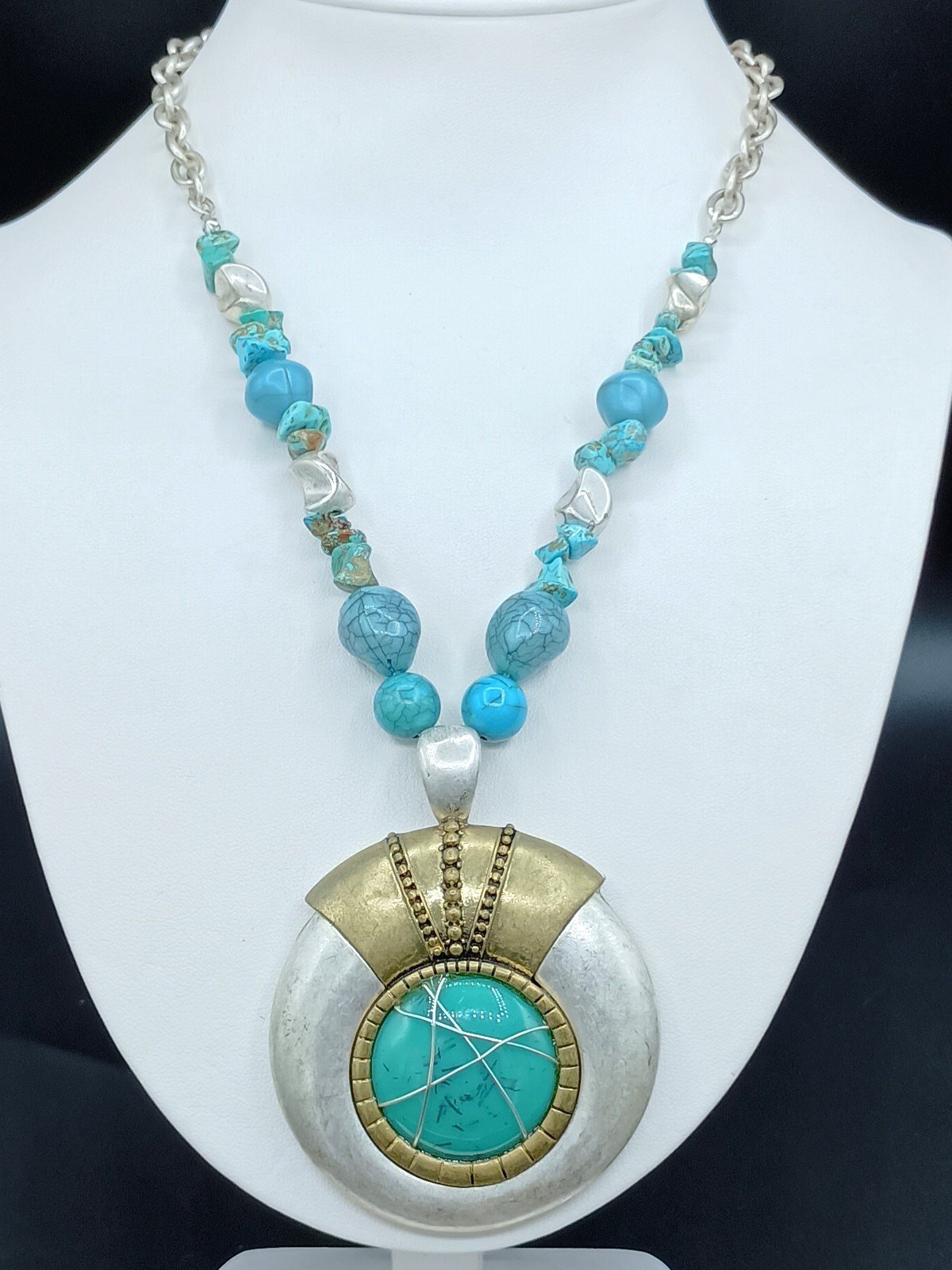 Vintage Southwestern Pendant Necklace Turquoise Stone Chip Silver Tone