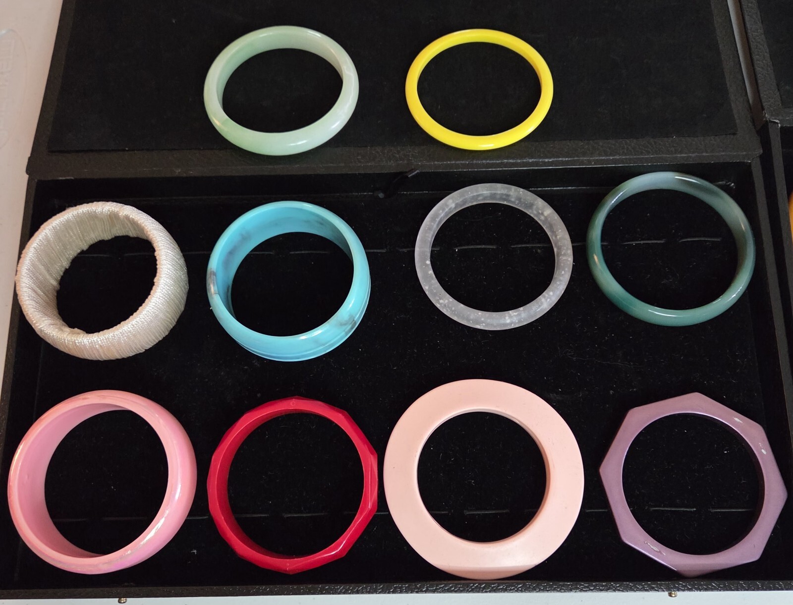 Vintage 70’s, 80’s Bangle Bracelets Plastic, Pooka,Bamboo Shell Lot Of 20