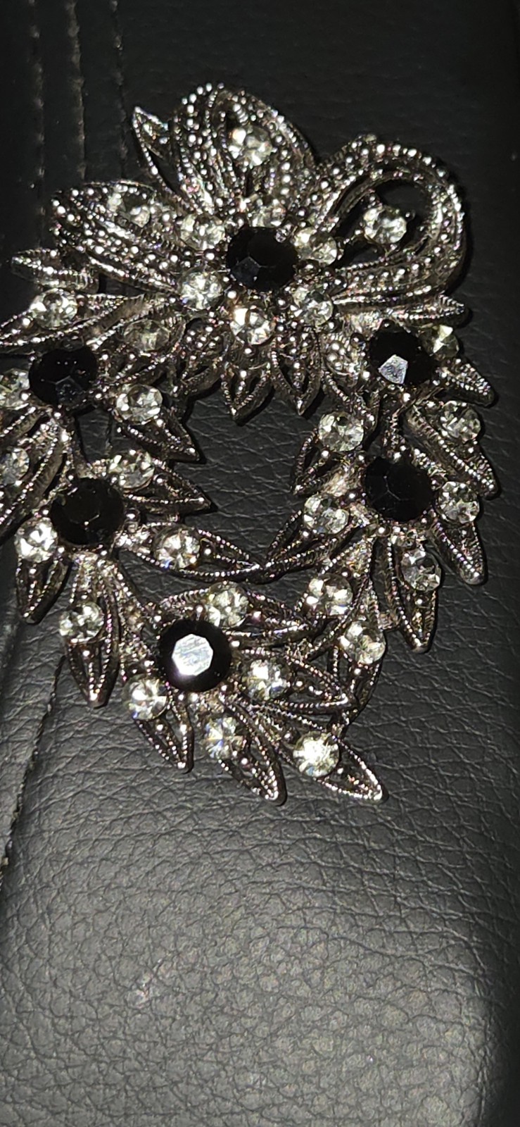 Vintage Juliana DeLizza Elster Wreath Brooch Smoky Gray Clear Rhinestone Pin DE