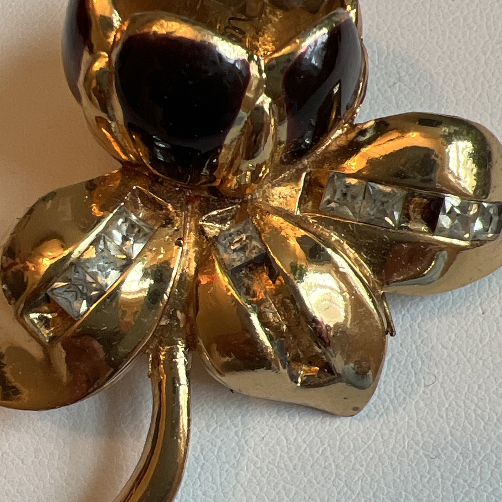 Vintage Coro ? Camilla Flower Trembler Gold Tone Enamel Rhinestone Fur Clip