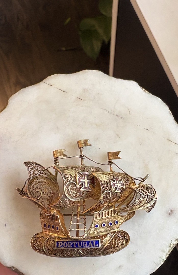 vintage gold-tone Portugal sailing ship brooch Pin filigree blue enamel letters