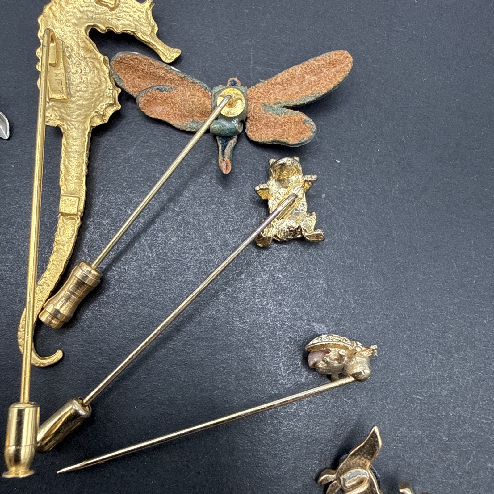 Lot Of Stick Pins – Animals And Bugs Seahorse Seal Dragonfly Frog Duck Bee J57