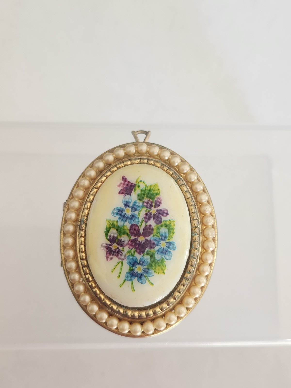 VINTAGE Avon Oval Blue,Purple Violet Flower And Faux Pearls Locket Pendant
