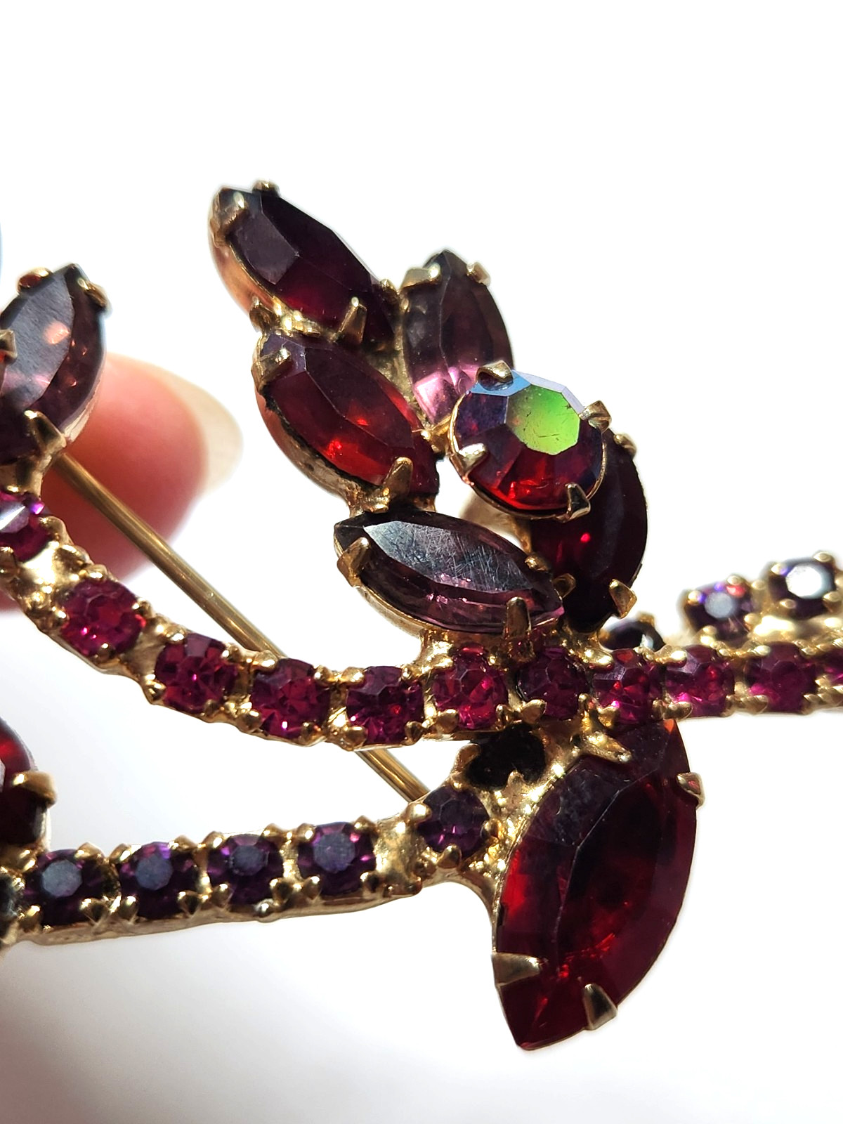 VINTAGE RED, FUCHSIA PINK & AB STONES FLORAL SPRAY BROOCH 3 1/2″L
